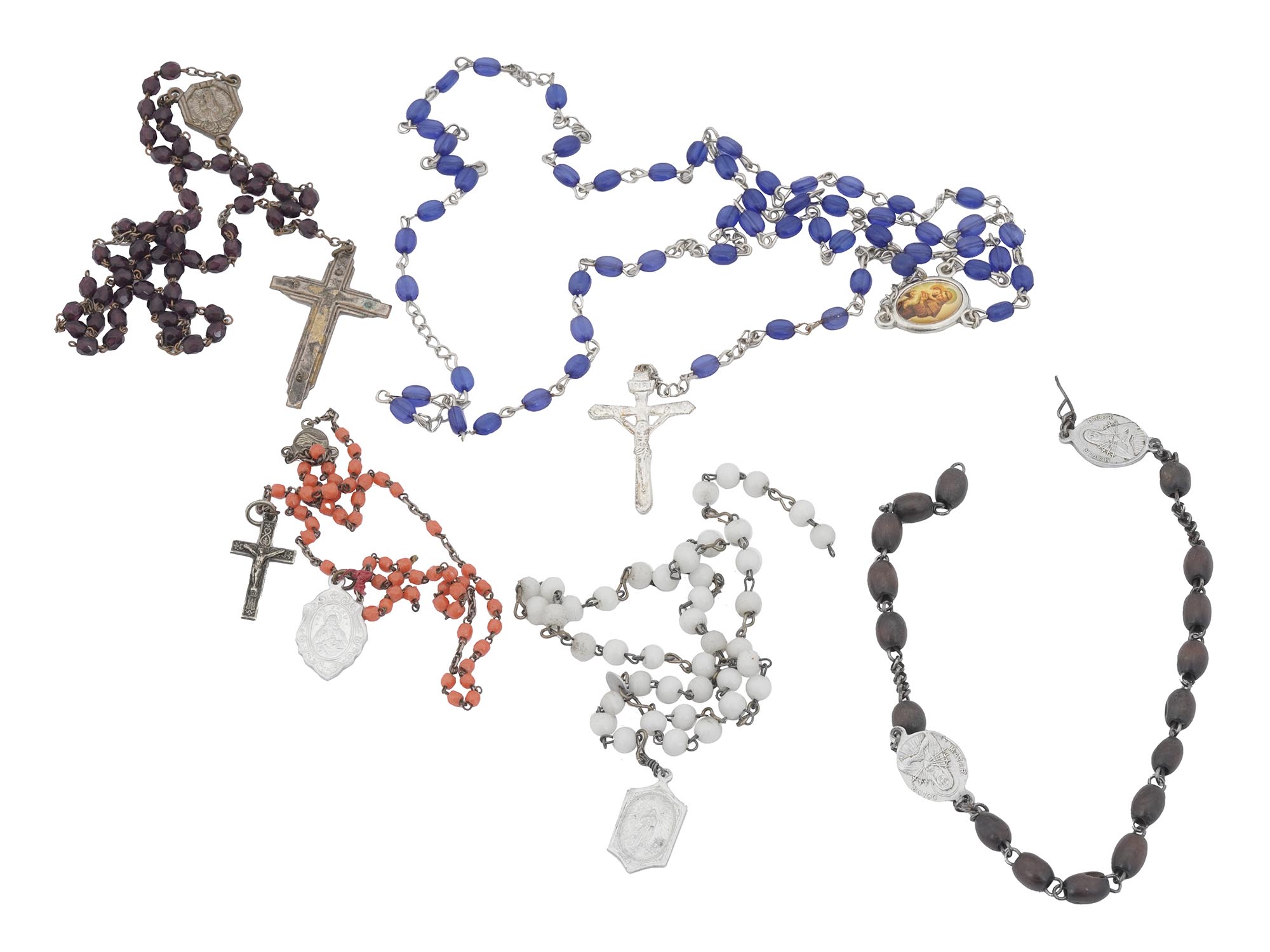 LOT OF VINTAGE RELIGIOUS CATHOLIC ITEMS AND BEADS PIC-2